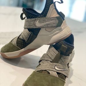 lebron soldier 12 olive